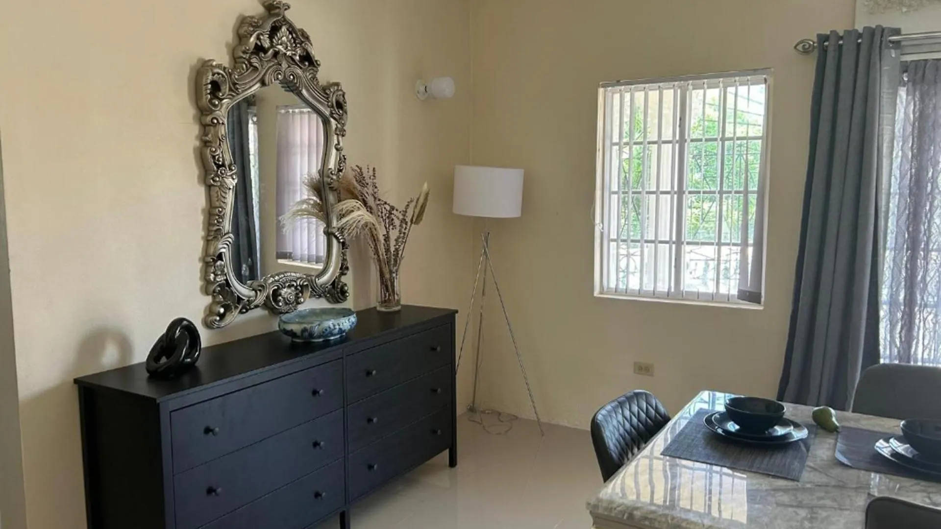 Tropical Paradise Retreat In St Ann'S Priory